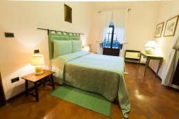 villa-taticchi-bedroom